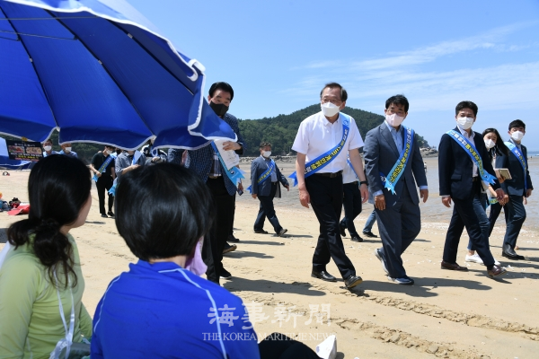 인천 을왕리해수욕장을 방문한 조승환 장관