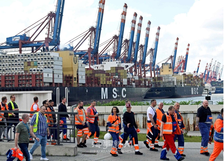 지난해 함부르크항 파업 장면(국제물류위클리 캡처)