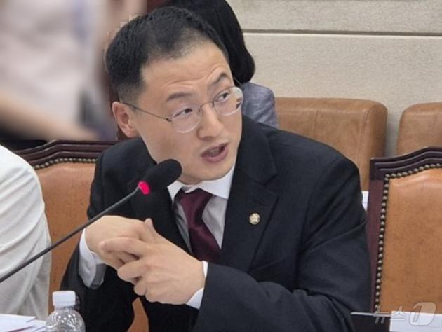 김상욱 국민의힘 의원이 29일 국회 행정안전위원회에서 열린 조지호 경찰청장 후보자에 대한 인사청문회에서 질의하고 있다. (김상욱 의원실 제공)
