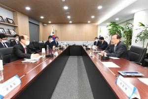 해수부 장관, 업계간담회…"가용자원 총동원" 약속