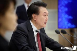 尹 "중국 어선 불법조업, 국가안보 차원서 강하게 대응해야"(종합)