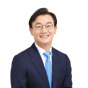 전재수 해수부 장관 “HMM 민영화는 안보 위협…공적 지배구조로 개편해야”