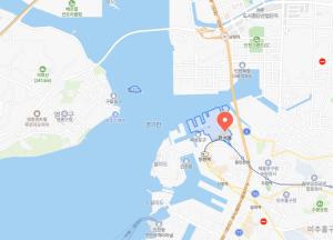 인천항 인근 물류창고서 60대 작업자 지게차에 깔려 숨져…중처법 여부 경찰 조사